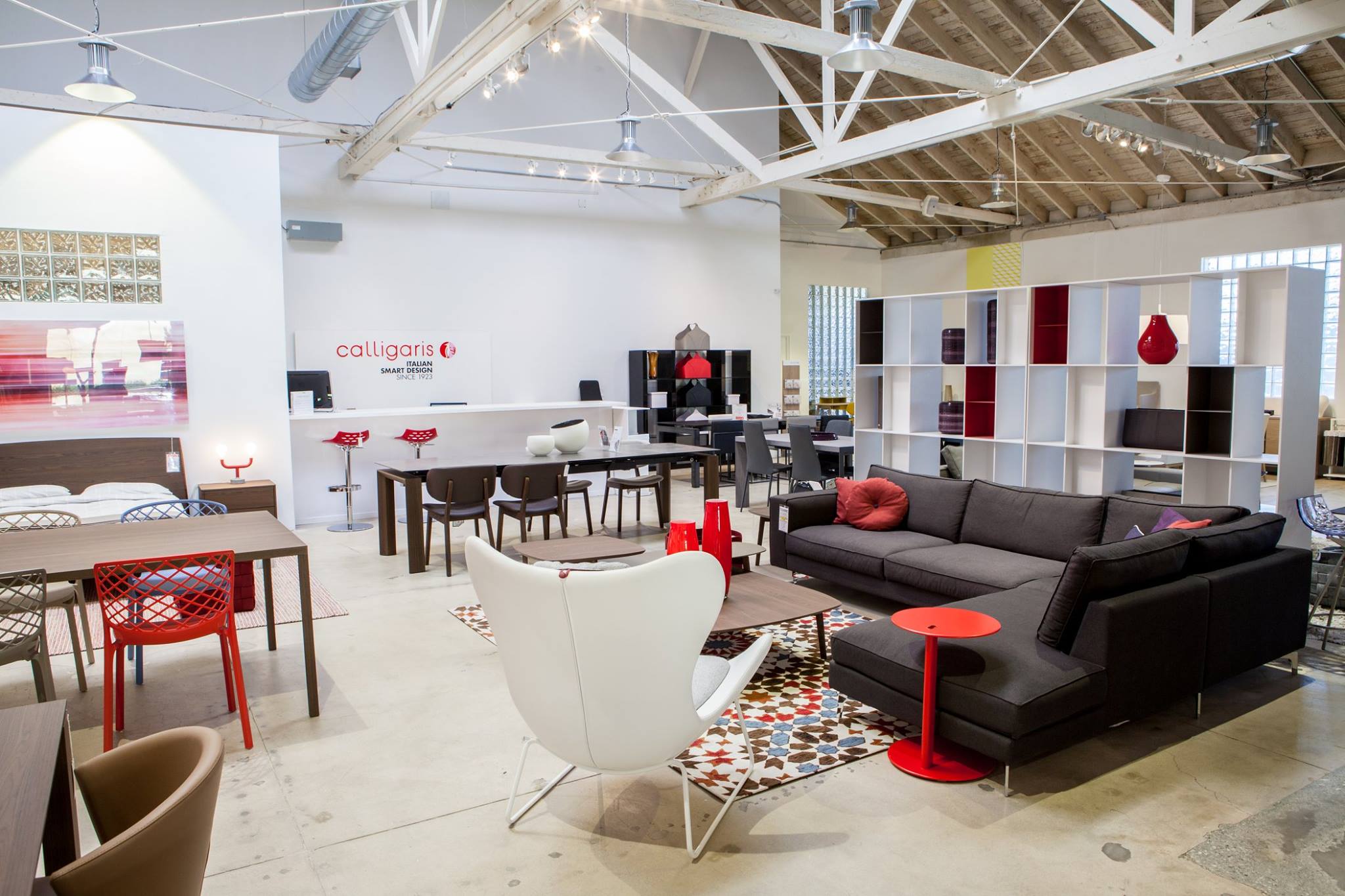 new-modern-contemporary-furniture-store-showroom-in-los-angeles-kicks